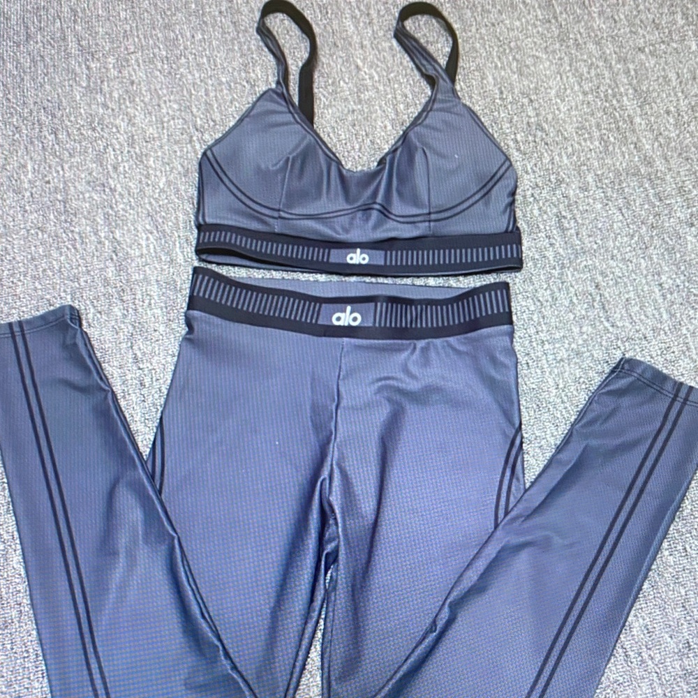 ALO Yoga Deep Navy Sports Bra and High-Waist Leggings Set Size S